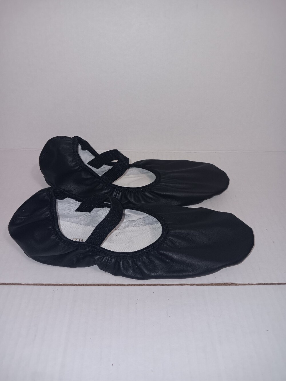 CAPEZIO ESSENTIALS 11M SIZE ELASTIC STRAP BALLET FLATS - Picture 5 of 11